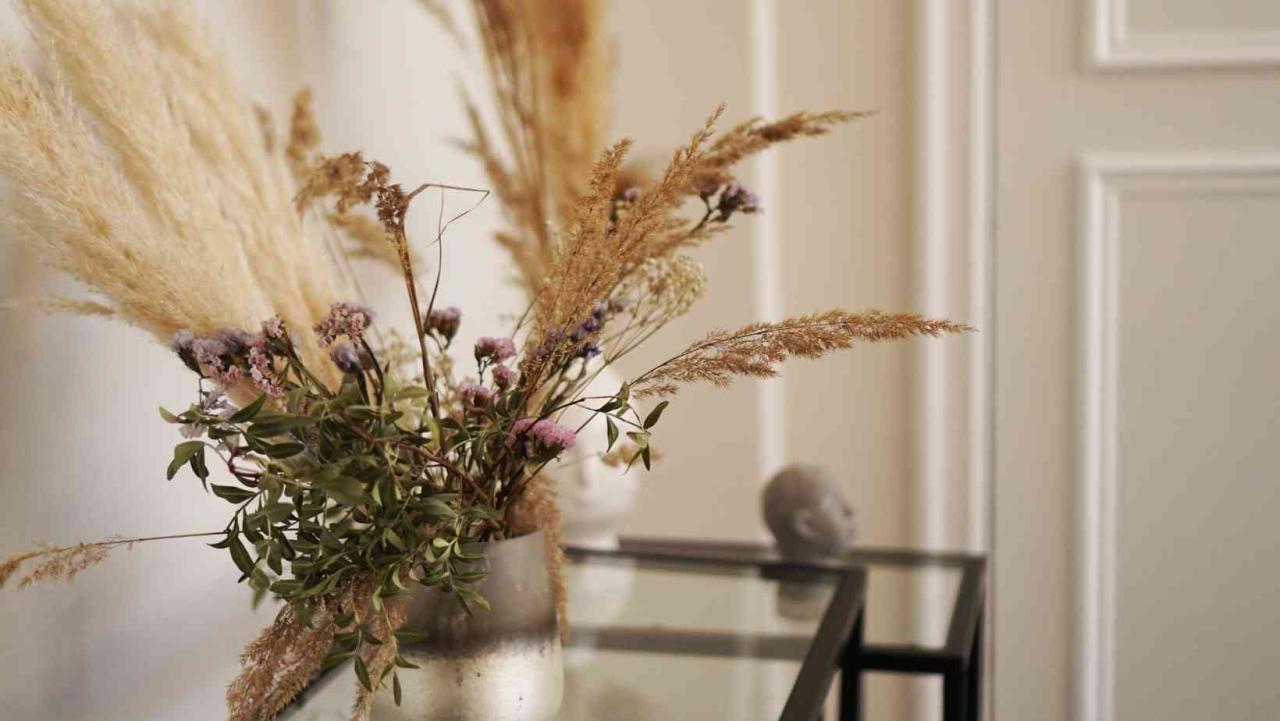 Dried Flowers Into Your Home Decor