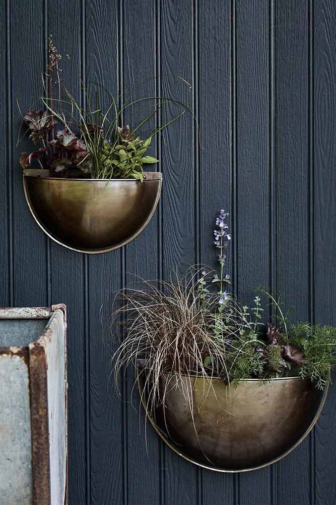 Wall-planter-pots-striking-brass-metallic