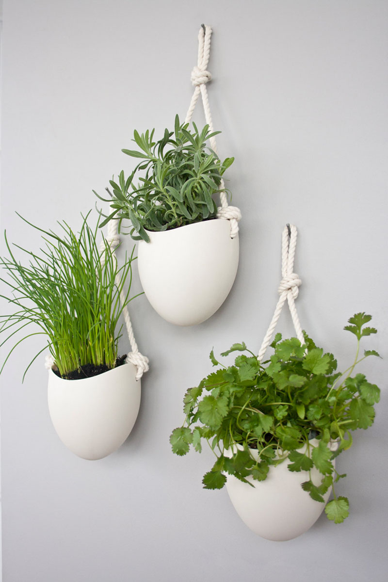 White-wall-mounted-ceramic-planter-300317-158-05