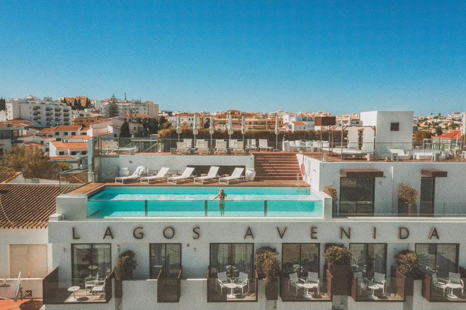 Rooftop pool in Lagos, Lagos Avenida Hotel