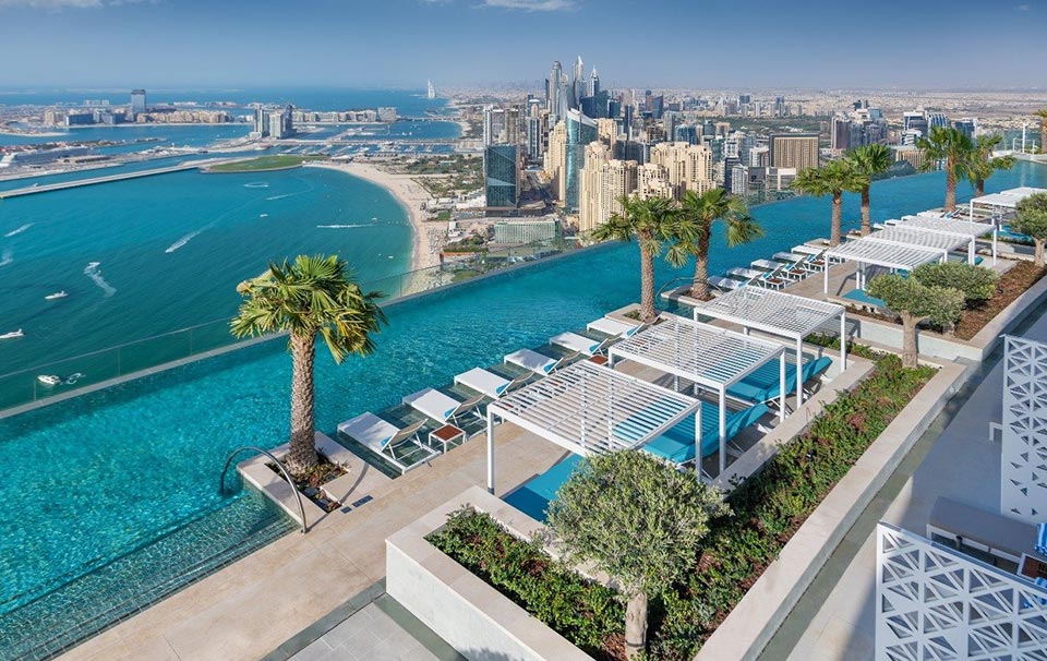 Rooftop pool in Dubai, 137 Pillars